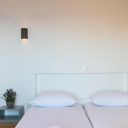 Sea-esta, Adults Only Villa