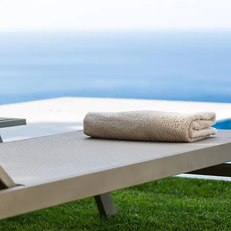 Sea-esta, Adults Only Villa Sellía